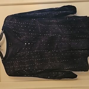 Woman's 3/4 sleeve top